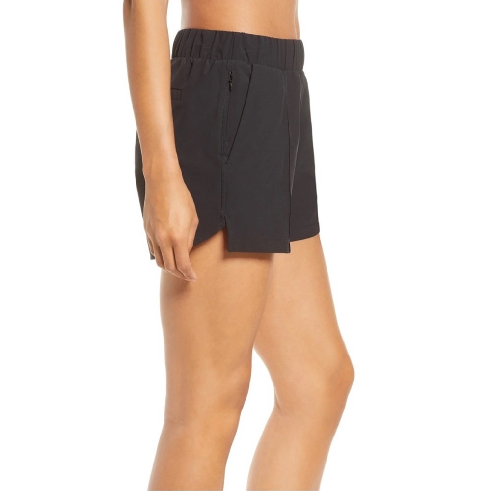 Zella Getaway Taylor High Waist Short Black M